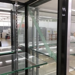 ガラスショーケース　側面割れありの画像