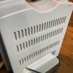 TEKNOS ヒーター & スチーム 900W ts901s 電気ストーブの画像