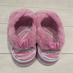 プーマ 厚底 ファー サンダルの画像