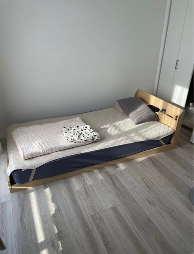 木製シングルベッド&マットレス USBポート付き