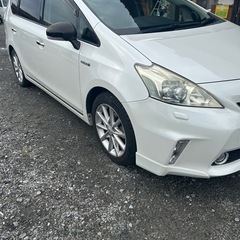 プリウスα  サンルーフの画像