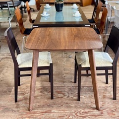 A1734 🌟配達♻️設置🉑‼️ ダイニングテーブル 2人掛け 正方形 木製 幅75cm 高さ70cm2脚セット🌟の画像