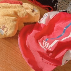 おまとめ　お出かけグッズ(umbroキャップ他)の画像