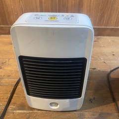 アイリスオーヤマ　小型セラミックファンヒーター