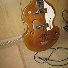 かなり古い　ベースギター　クラシック　1968年の画像