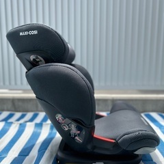 マキシコシ　ジュニアシート２　ロデフィクス　isofixの画像