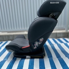 マキシコシ　ジュニアシート２　ロデフィクス　isofixの画像