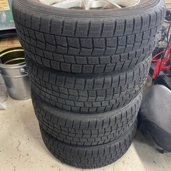 ダンロップ　スタッドレスセット　16インチ　ミニバンサイズの画像