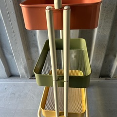 収納ラックの画像