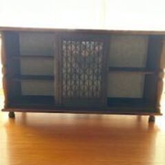 アンティーク茶タンスの画像