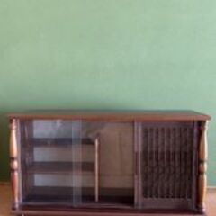 アンティーク茶タンスの画像