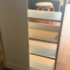 玄関や廊下などに置く収納の画像