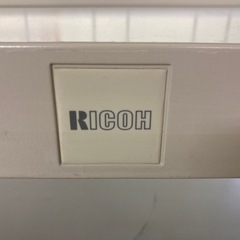RICOH　デスク下の棚の画像