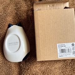 【未使用】猫の形をした陶器の皿の画像