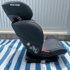 マキシコシ　ジュニアシート１
　ロデフィクス　isofixの画像