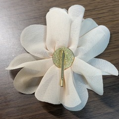 ダイソー　髪飾り　ポニーフックの画像