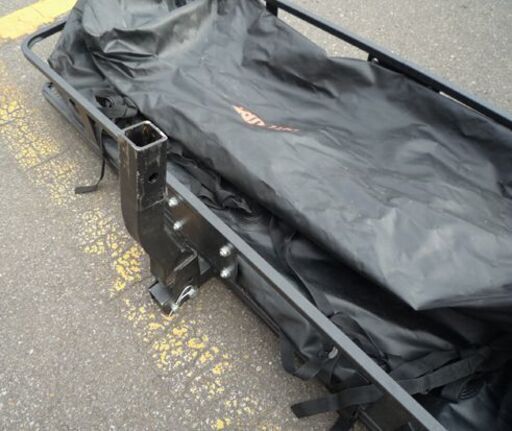 CURT製 カーゴキャリア ヒッチカーゴ 汎用(2インチヒッチメンバー装着車) 防水バッグ付き 幅156.5cm カーゴネット欠品 苫小牧西店