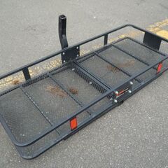 CURT製 カーゴキャリア ヒッチカーゴ 汎用(2インチヒッチメンバー装着車) 防水バッグ付き 幅156.5cm カーゴネット欠品 苫小牧西店の画像
