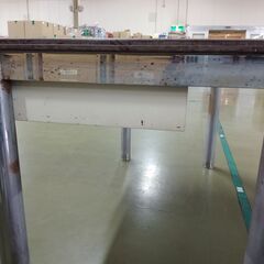 中古テーブル　幅150X奥行75X高さ80ｃｍ　重厚です。見に来ませんか？ほかにもテーブルあります！YN304Sの画像
