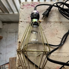 照明　フィラメント電球の画像