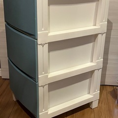 3段カラーボックスの画像