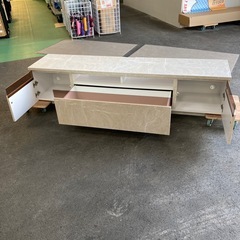 テレビボードの画像