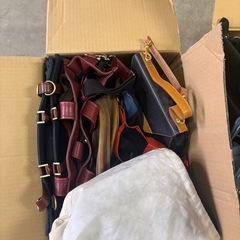 カバン　まとめ　ダンボール4箱分の画像