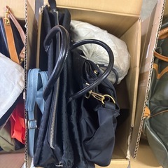 カバン　まとめ　ダンボール4箱分の画像