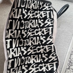 ビクトリアシークレットのバッグの画像