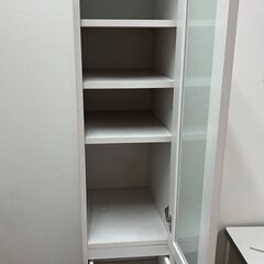 スリム食器棚の画像