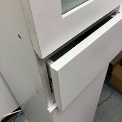 スリム食器棚の画像