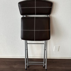 折りたたみ椅子の画像