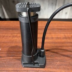 美品 コンパクト 自転車空気入れ エアーポンプ 軽量の画像