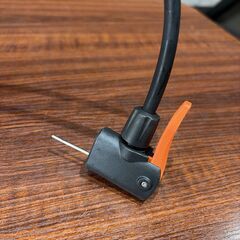 美品 コンパクト 自転車空気入れ エアーポンプ 軽量の画像