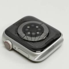 Apple Watch Series 6/GPS+セルラー/40mm/A2375/シルバー〈M06M3J/A〉の画像