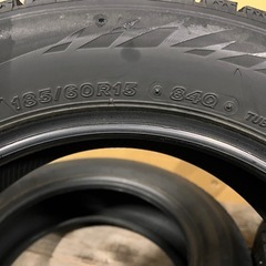 185/60R15 ブリヂストン VRX2  スタッドレスタイヤ 冬タイヤ 2022年製 の画像