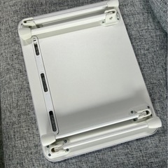 おさるのジョージ折りたたみテーブルの画像