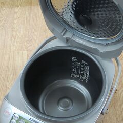 一升炊き 象印 IH炊飯ジャー 2006年製 NP-HB18 1.8L 10合炊き 炊飯器 ZOJIRUSHI 札幌市 清田区 平岡の画像