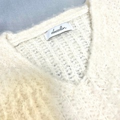 dazzlin ふわふわ白ニット Vネック フリーサイズの画像