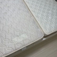 セミシングルベッドフレーム&マットレスの画像