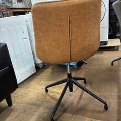 昇降式　イス　ダイニングチェア　レザー調　ブラウンの画像