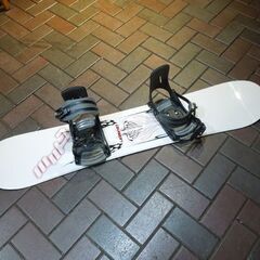 約128cm 子供用スノーボード DIVISION  バインディング付き ホワイト系 札幌市 東区 新道東店の画像