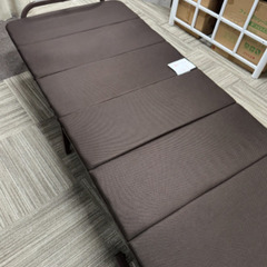 折り畳みベッド　ブラウンの画像