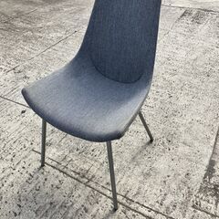 モダンチェアグレーの画像