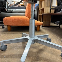 昇降式　キャスター付きイス　の画像