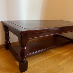 天板ガラスのローテーブルの画像