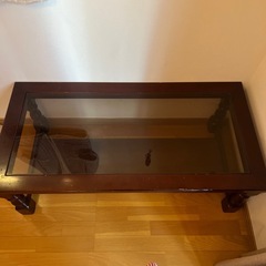 天板ガラスのローテーブルの画像