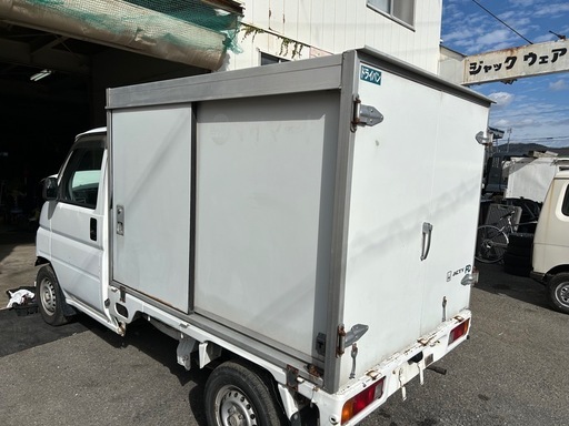 ボディ　軽トラ　コンテナ　箱　道具入れ
