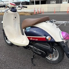 ⭐️ビーノ低燃費FIモデル❗️バッテリー・シート・ミラー・プラグなど新品交換で快調⭐️50cc原付スクーター⭐️の画像