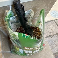 植木鉢   観葉植物の土  (使いかけ)の画像